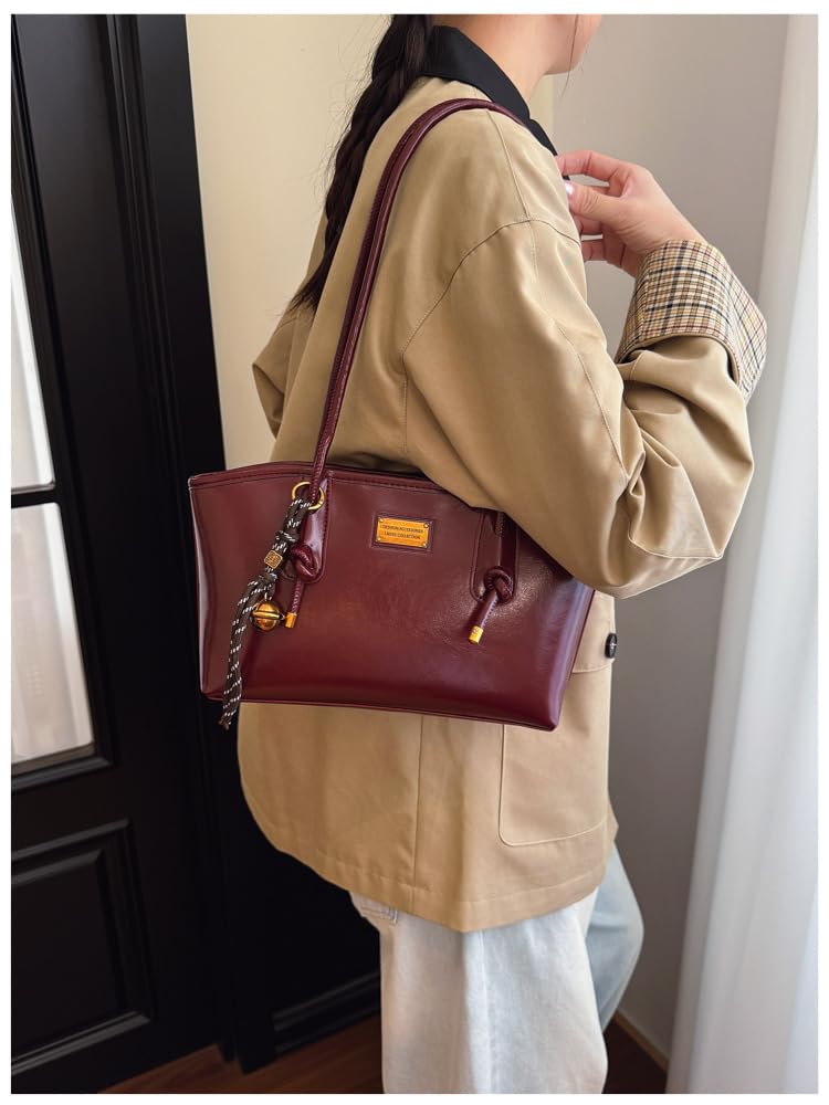 Shoulder Bag for Women Brown Purse Vintage Leather Shoulder Handbag Trendy Everyday Purse with Pendant