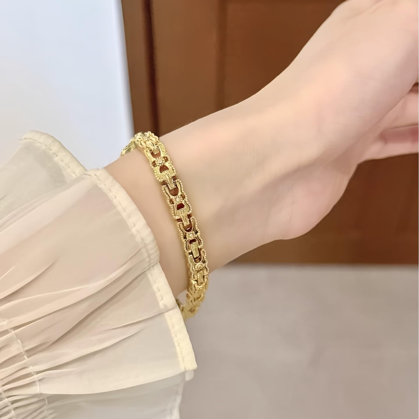 Gosasa Small Gold Watches for Women Vintage Dainty Oval Roman Numeral Dial Analog Slim Bracelet Alloy Band Water Resistant Dress Wrist Watch Elegant Gift
