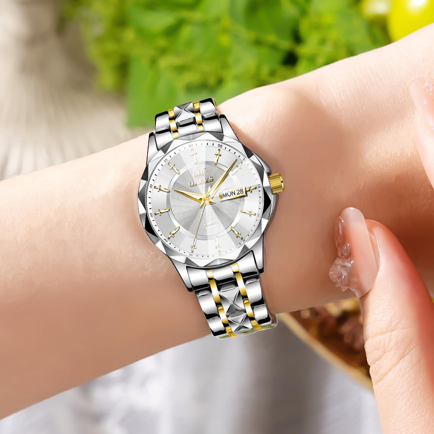OLEVS Women's Luxury Elegant Watch, Fashion Waterproof Ladies Dress Watch, Stainless Steel Gold Silver Watches for Women, Small Wrist with Day Date, Ideal for Gift Daily Wear
