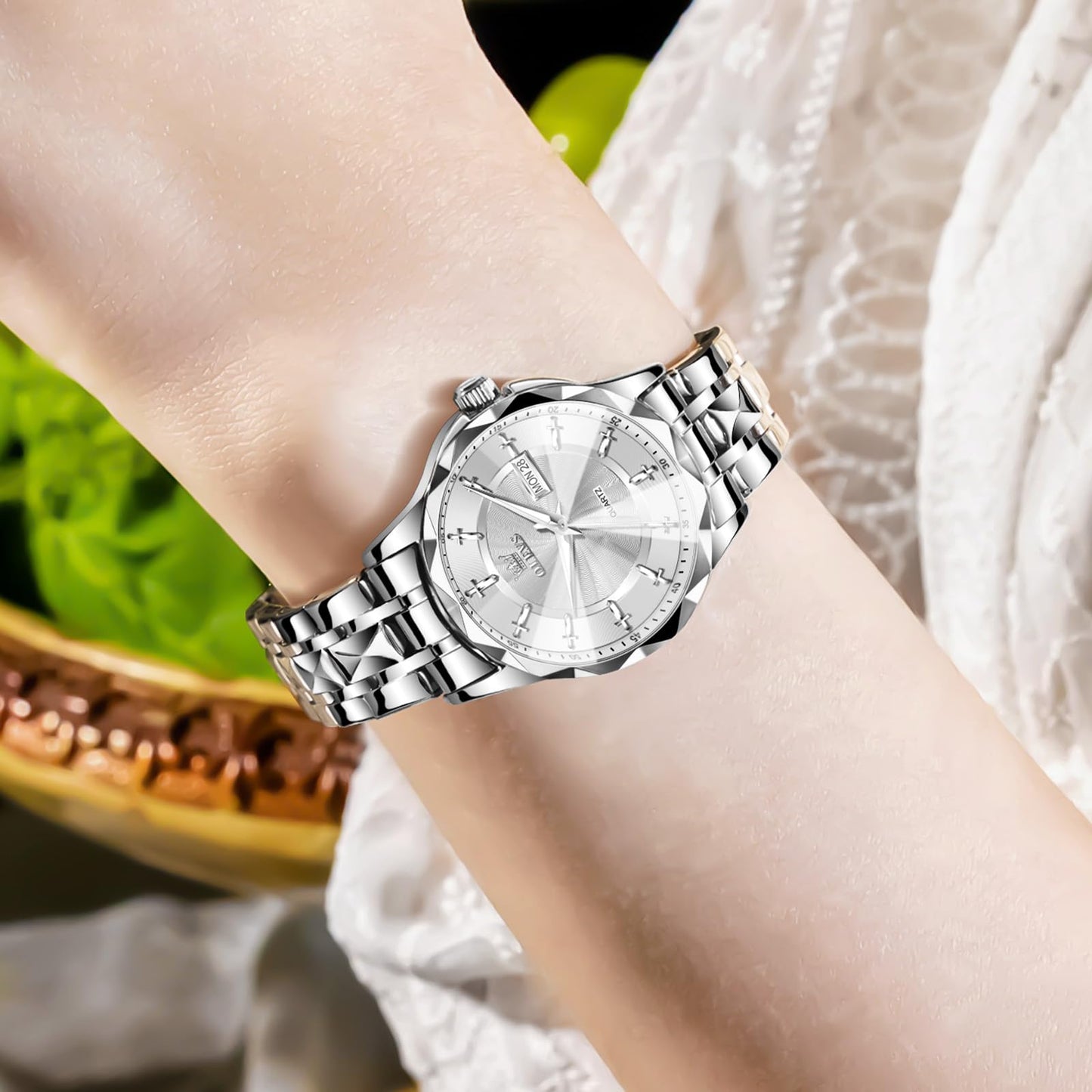 OLEVS Women's Luxury Elegant Watch, Fashion Waterproof Ladies Dress Watch, Stainless Steel Gold Silver Watches for Women, Small Wrist with Day Date, Ideal for Gift Daily Wear
