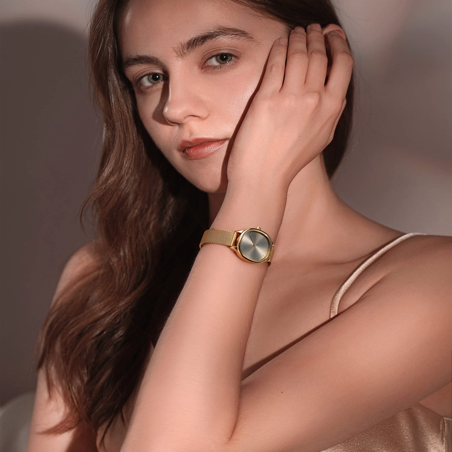 LANZOOM Retro Women's Quartz Watch - Stainless Steel case,Gold Filled, Ideal Gift for Holidays and Special Occasions.