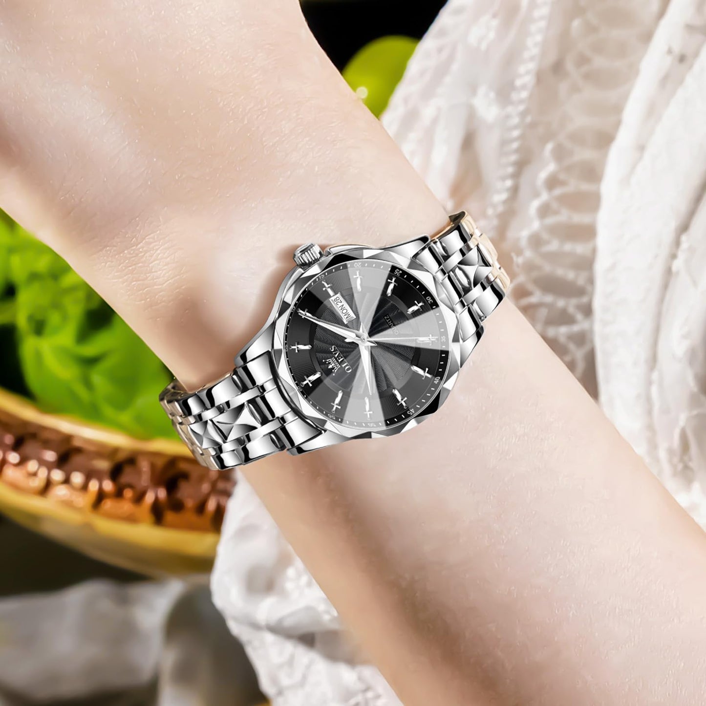 OLEVS Women's Luxury Elegant Watch, Fashion Waterproof Ladies Dress Watch, Stainless Steel Gold Silver Watches for Women, Small Wrist with Day Date, Ideal for Gift Daily Wear
