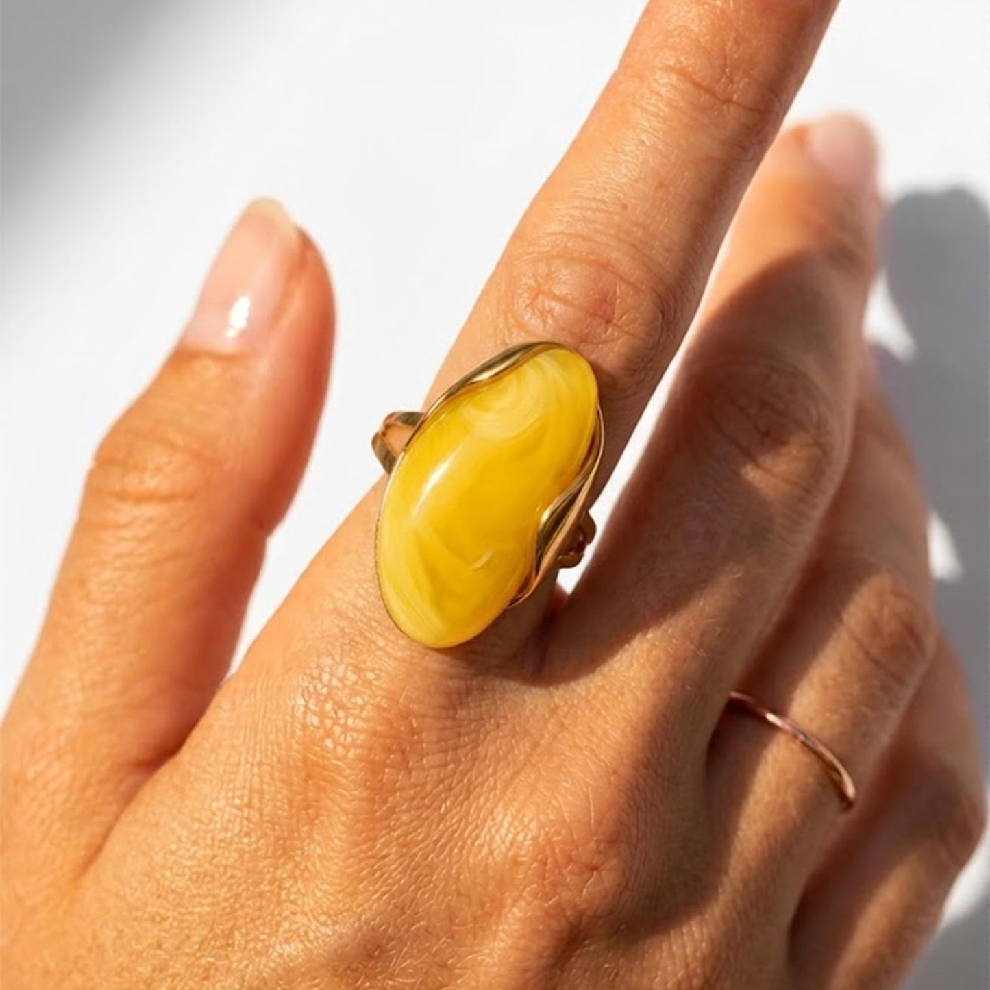 Mchic Colorful Chunky Statement Ring for Women: Boho Large Oval Acrylic Finger Ring Stainless Steel Adjustable Beach Summer Y2K Handmade Jewelry Gift for Women