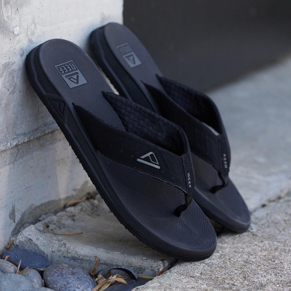 Reef Phantoms Mens Beach Flip Flop, Water Friendly, Soft and Supportive Molded Footbed, Black, 11Reef Phantoms Mens Beach Flip Flop, Water Friendly, Soft and Supportive Molded Footb…
