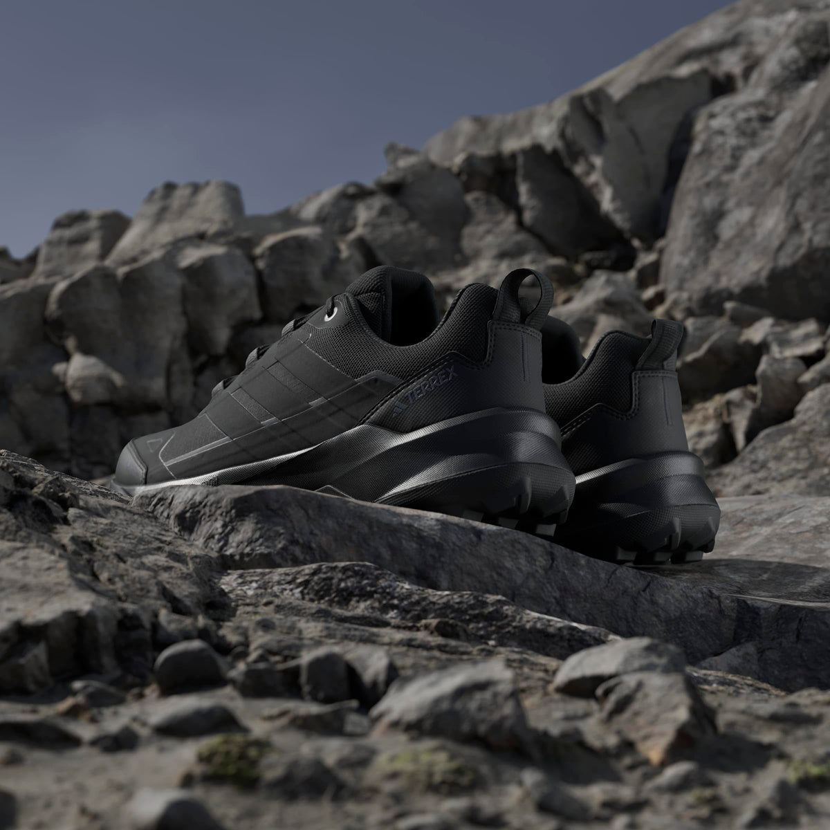 adidas Men's Terrex Skychaser AX5 Gore-TEX Hiking, Black/Black/Carbon, 12.5adidas Men's Terrex Skychaser AX5 Gore-TEX Hiking, Black/Black/Carbon, 12.5
