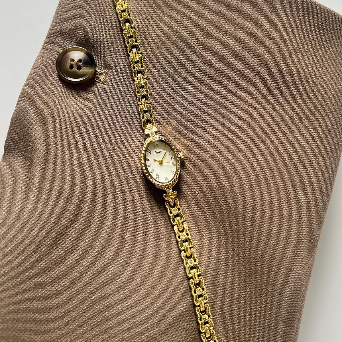 Gosasa Small Gold Watches for Women Vintage Dainty Oval Roman Numeral Dial Analog Slim Bracelet Alloy Band Water Resistant Dress Wrist Watch Elegant Gift