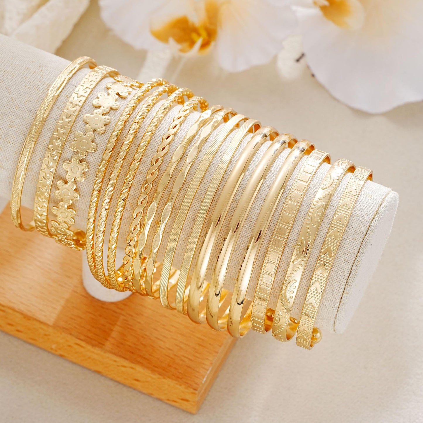 FAXHION Gold Bangle Bracelets for Women, 14 Pcs Multi Layer Stackable Bangle Set, 14K Gold Plated Textured Chunky Bracelets Boho Jewelrys Set