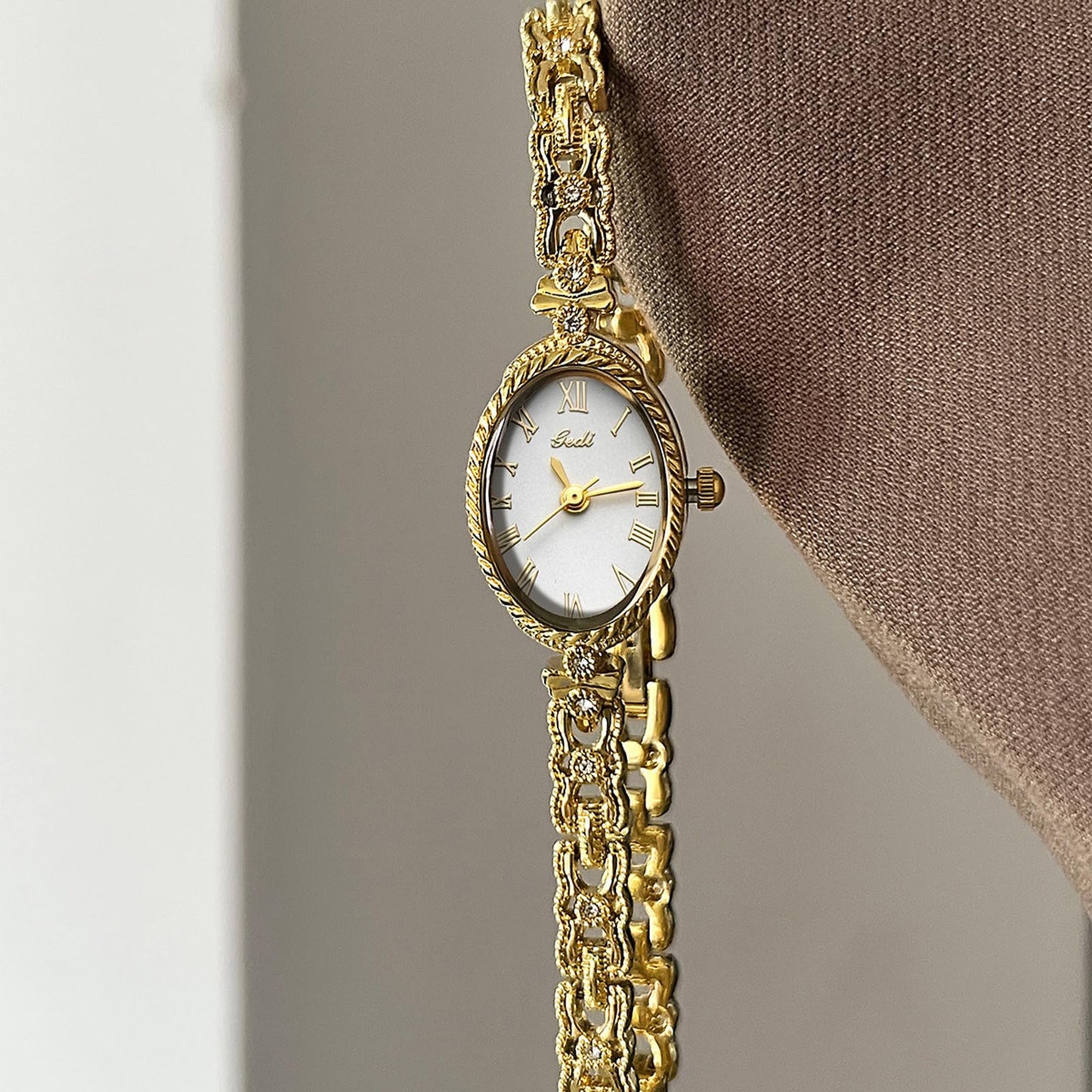Gosasa Small Gold Watches for Women Vintage Dainty Oval Roman Numeral Dial Analog Slim Bracelet Alloy Band Water Resistant Dress Wrist Watch Elegant Gift