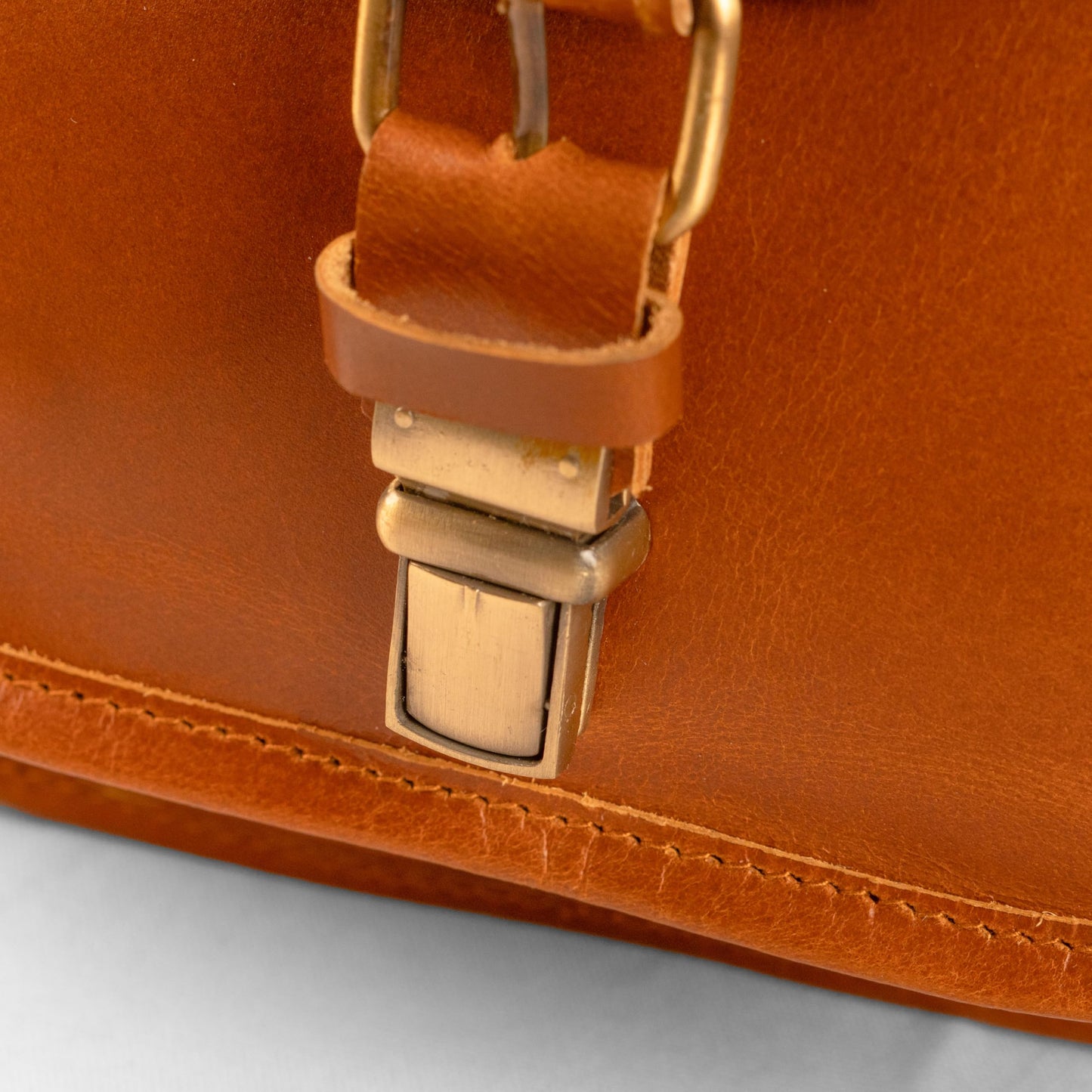 Satchel And Fable Handmade Vintage Crossbody Leather Bags for Women Shoulder Handbag