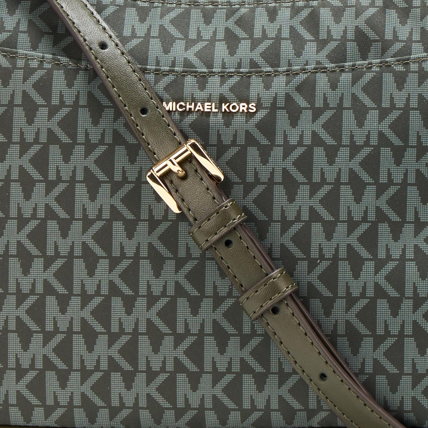 Michael Kors Jet Set Medium Top Zip Pochette Crossbody Bag