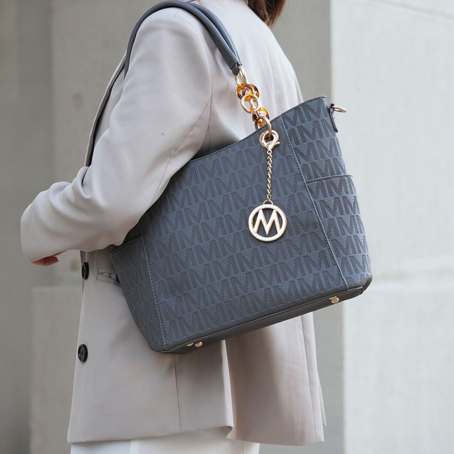 546399371